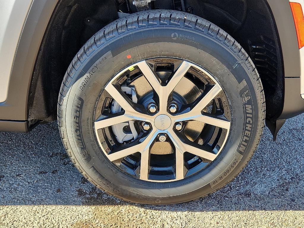 new 2025 Jeep Grand Cherokee L car, priced at $51,900