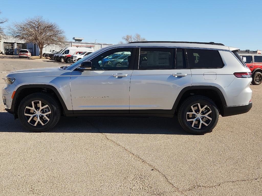new 2025 Jeep Grand Cherokee L car, priced at $51,900