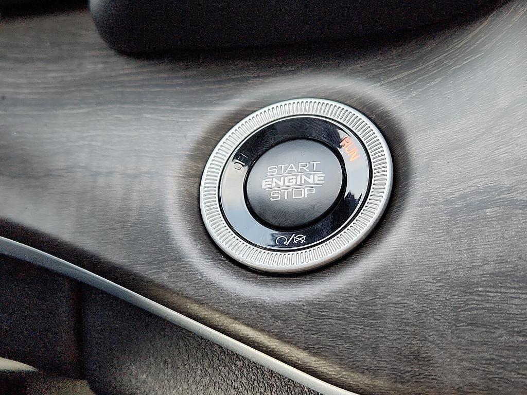 new 2025 Jeep Grand Cherokee L car, priced at $49,900