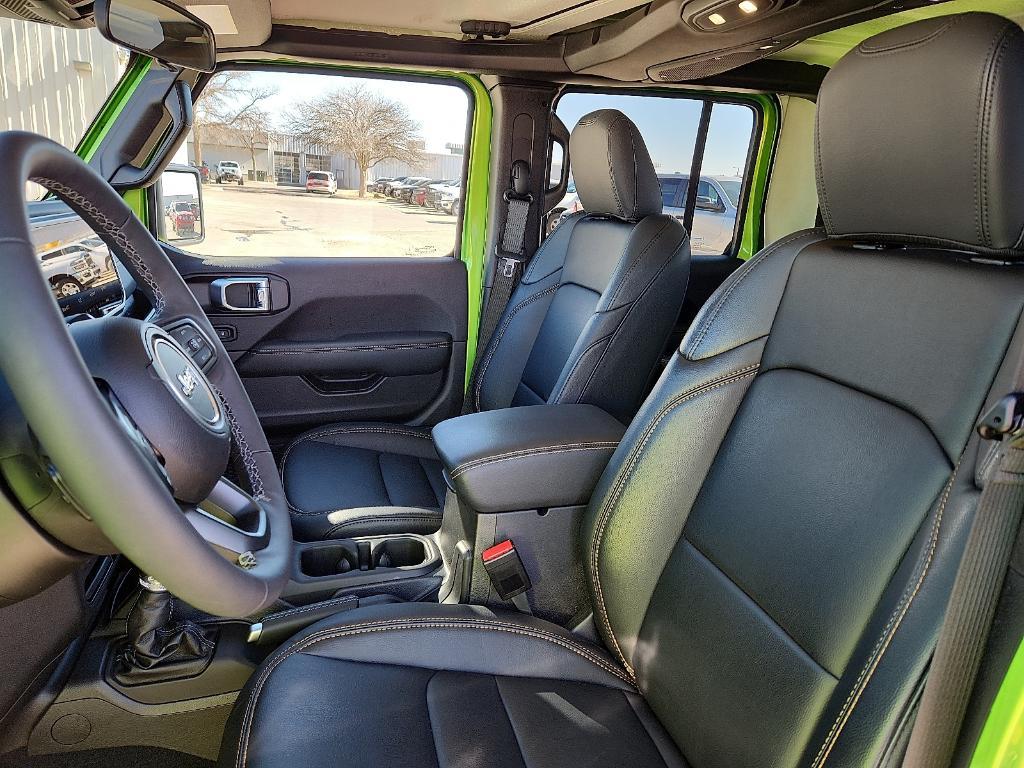 new 2025 Jeep Gladiator car, priced at $50,375