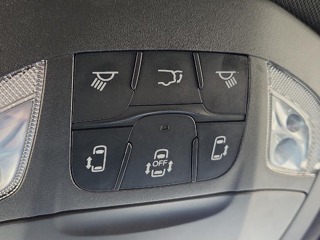 used 2025 Chrysler Pacifica car, priced at $31,995