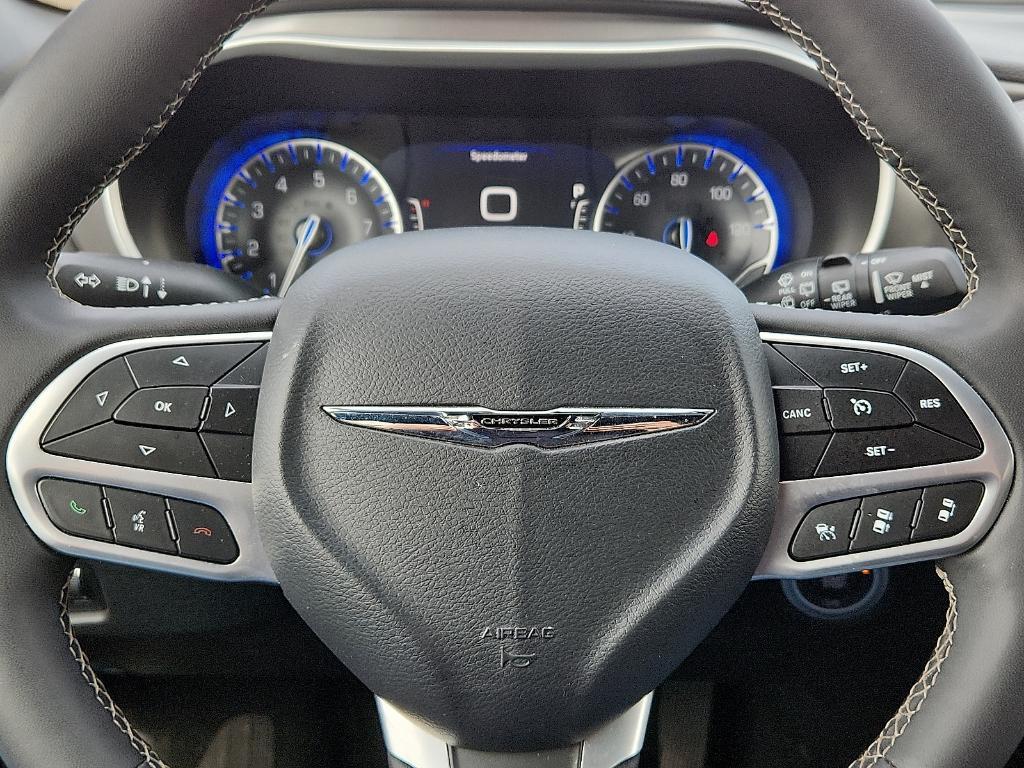 used 2025 Chrysler Pacifica car, priced at $31,995