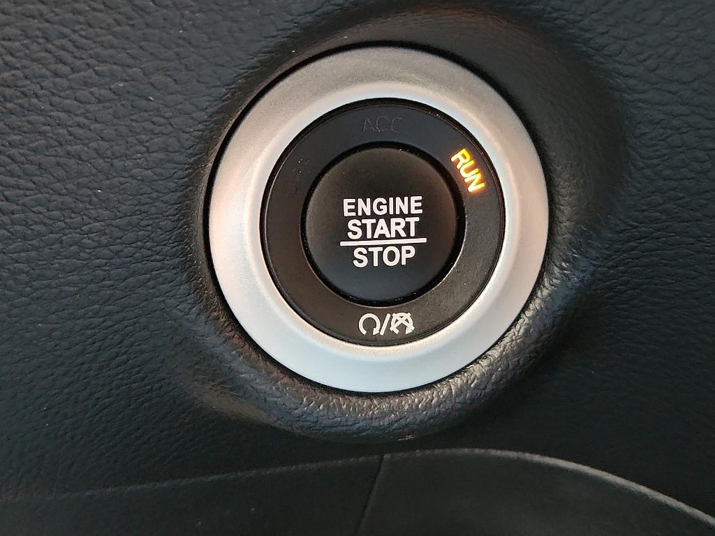 used 2025 Chrysler Pacifica car, priced at $32,220