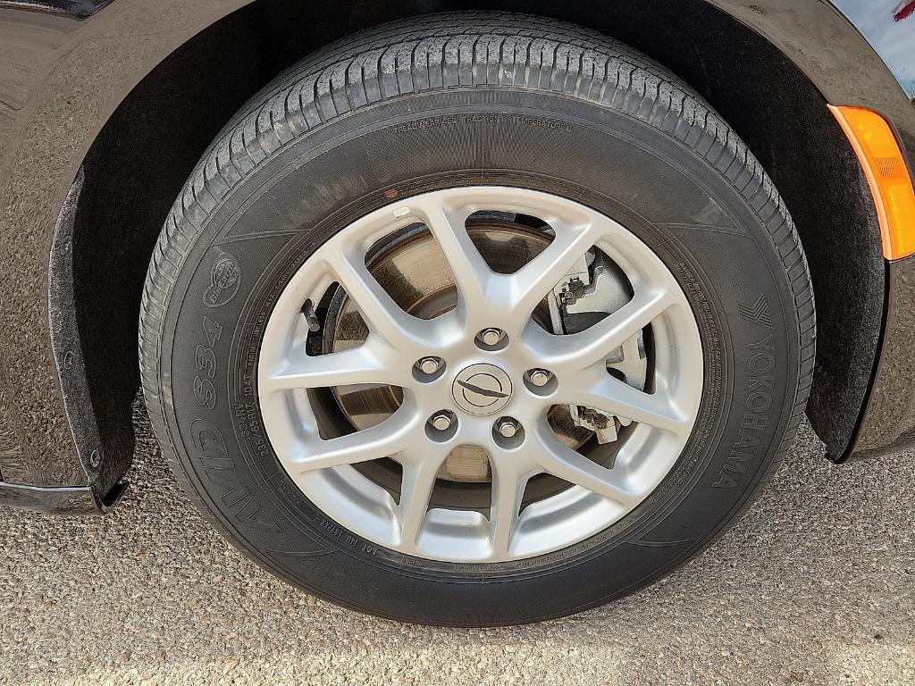 used 2025 Chrysler Pacifica car, priced at $31,995