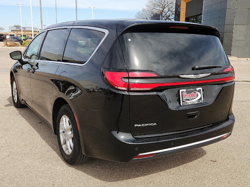 used 2025 Chrysler Pacifica car, priced at $31,995