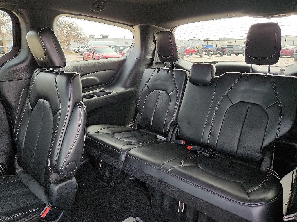 used 2025 Chrysler Pacifica car, priced at $31,995