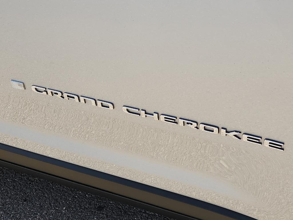 used 2023 Jeep Grand Cherokee car, priced at $31,995
