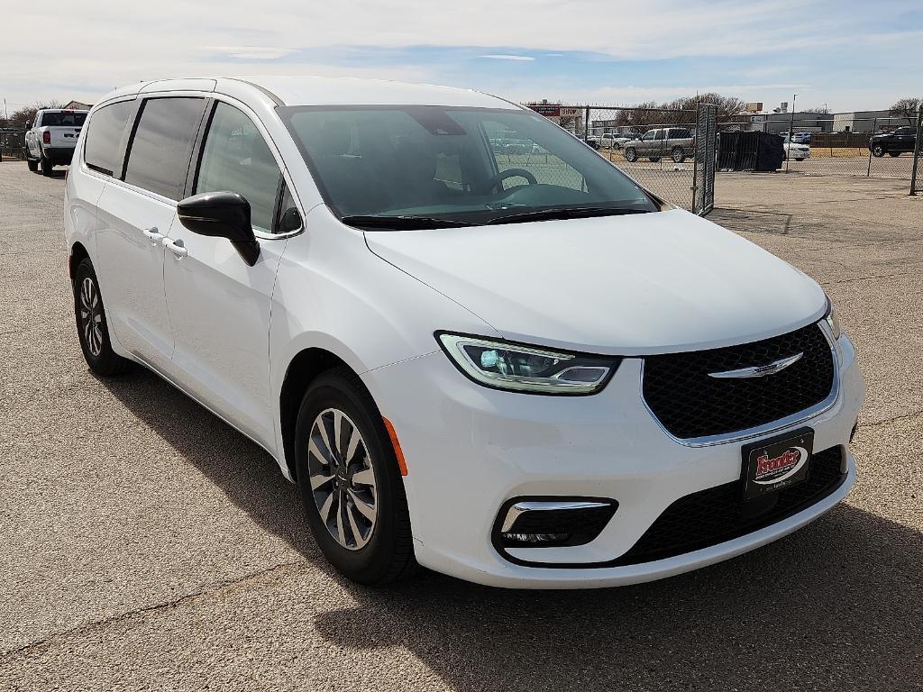 used 2024 Chrysler Pacifica Hybrid car, priced at $31,220