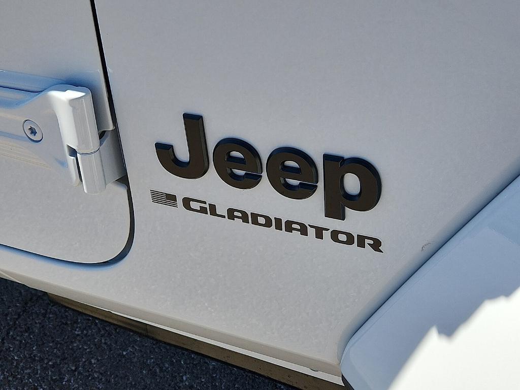new 2026 Jeep Gladiator car, priced at $51,063
