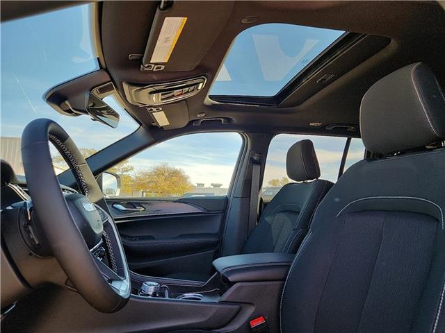 new 2025 Jeep Grand Cherokee car, priced at $39,191