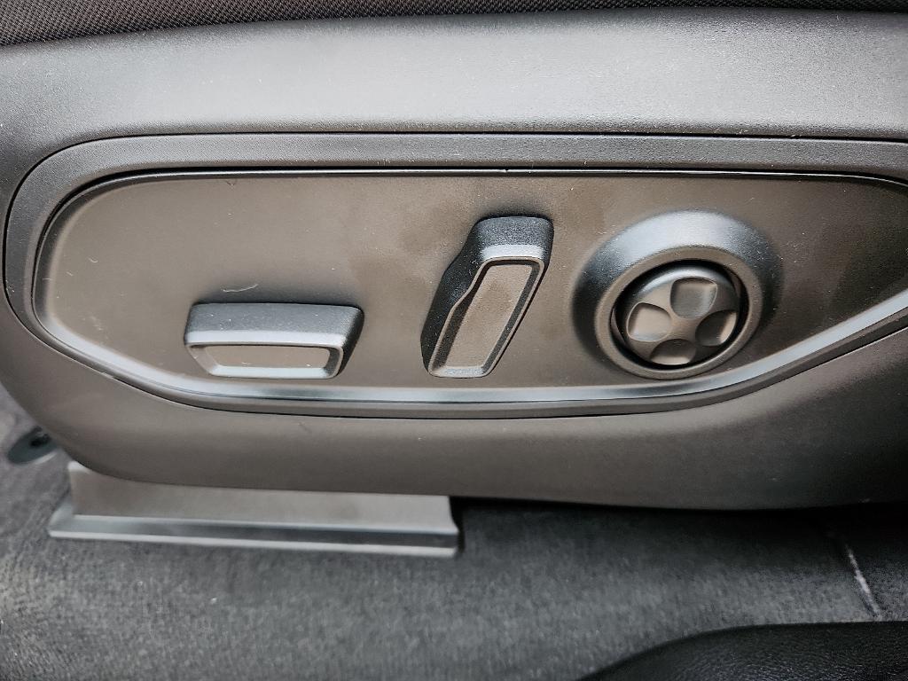 new 2025 Jeep Grand Cherokee L car, priced at $42,734