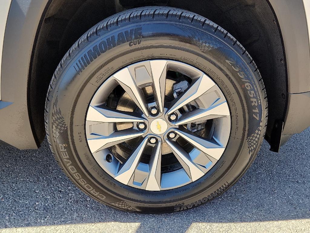 used 2025 Chevrolet Equinox car, priced at $28,220