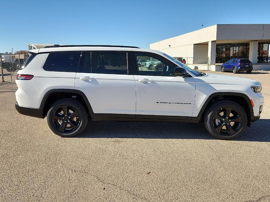 new 2025 Jeep Grand Cherokee L car, priced at $42,302