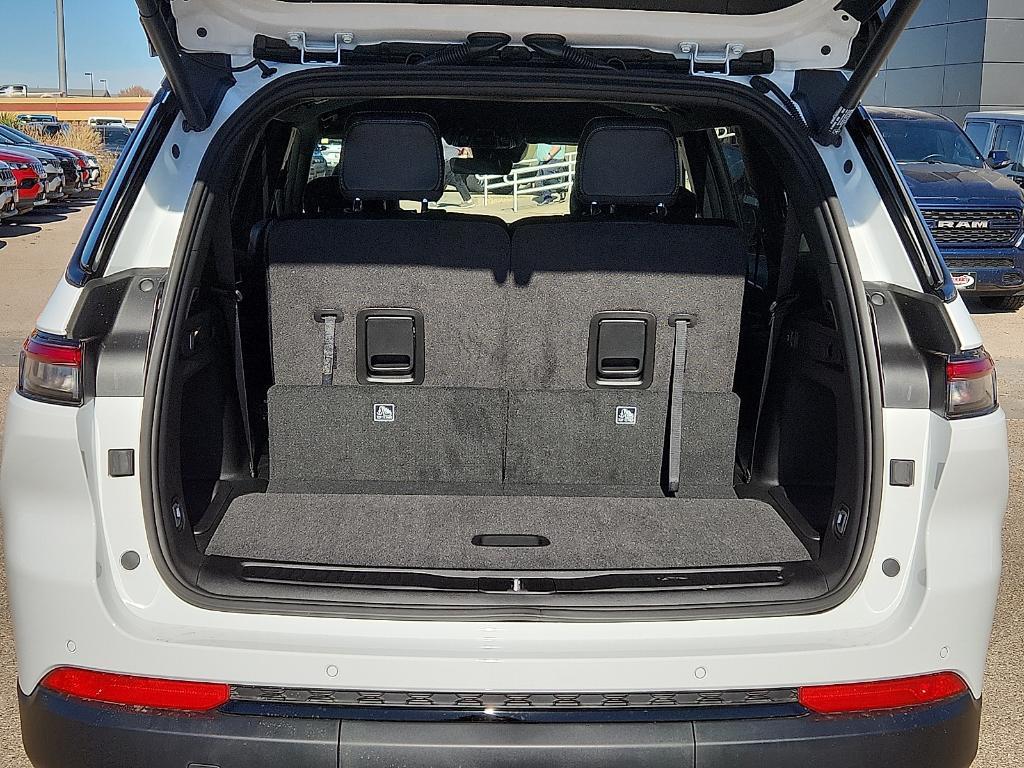 new 2025 Jeep Grand Cherokee L car, priced at $42,302