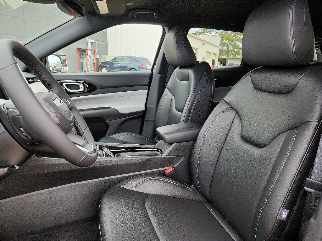 new 2026 Jeep Compass car, priced at $33,290