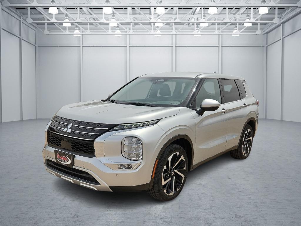 used 2024 Mitsubishi Outlander car, priced at $27,220