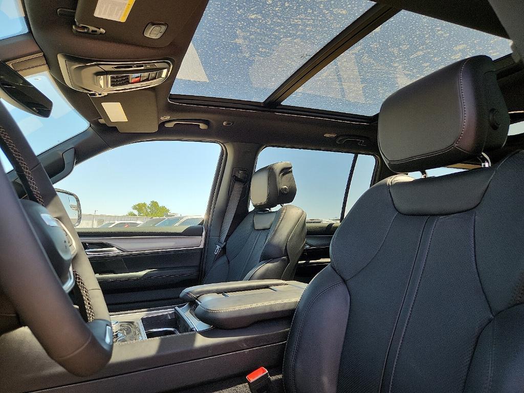 new 2026 Jeep Grand Wagoneer car, priced at $71,271