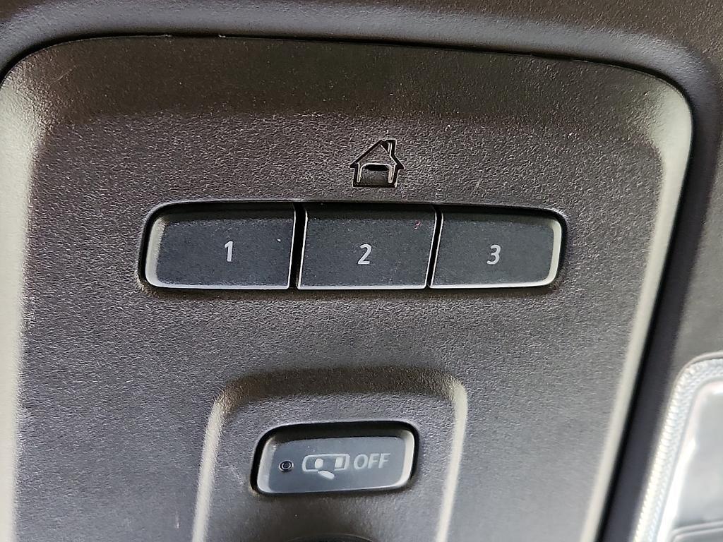 used 2023 GMC Yukon car, priced at $43,995