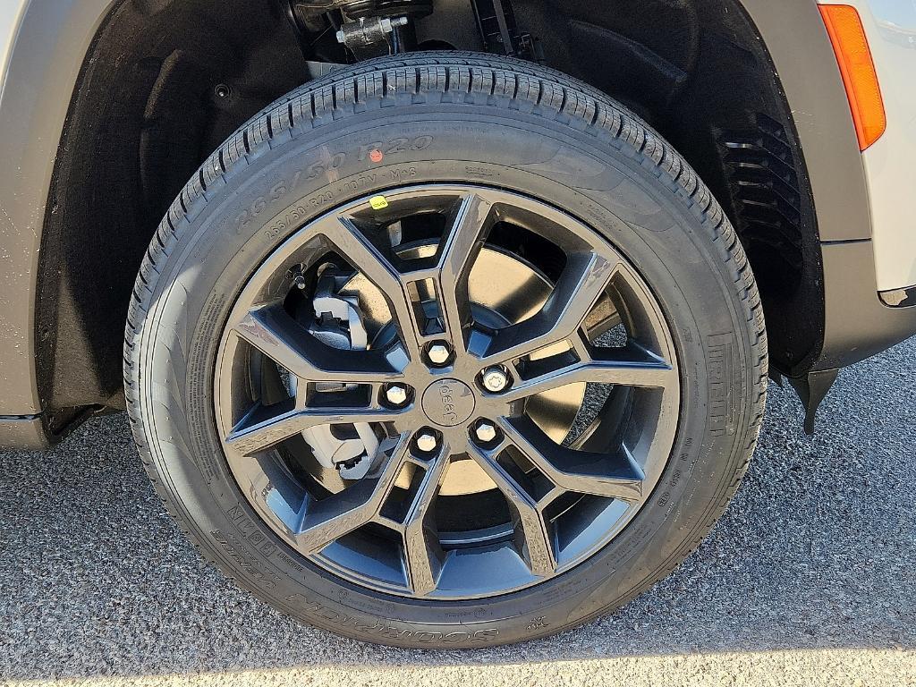 new 2025 Jeep Grand Cherokee L car, priced at $51,626