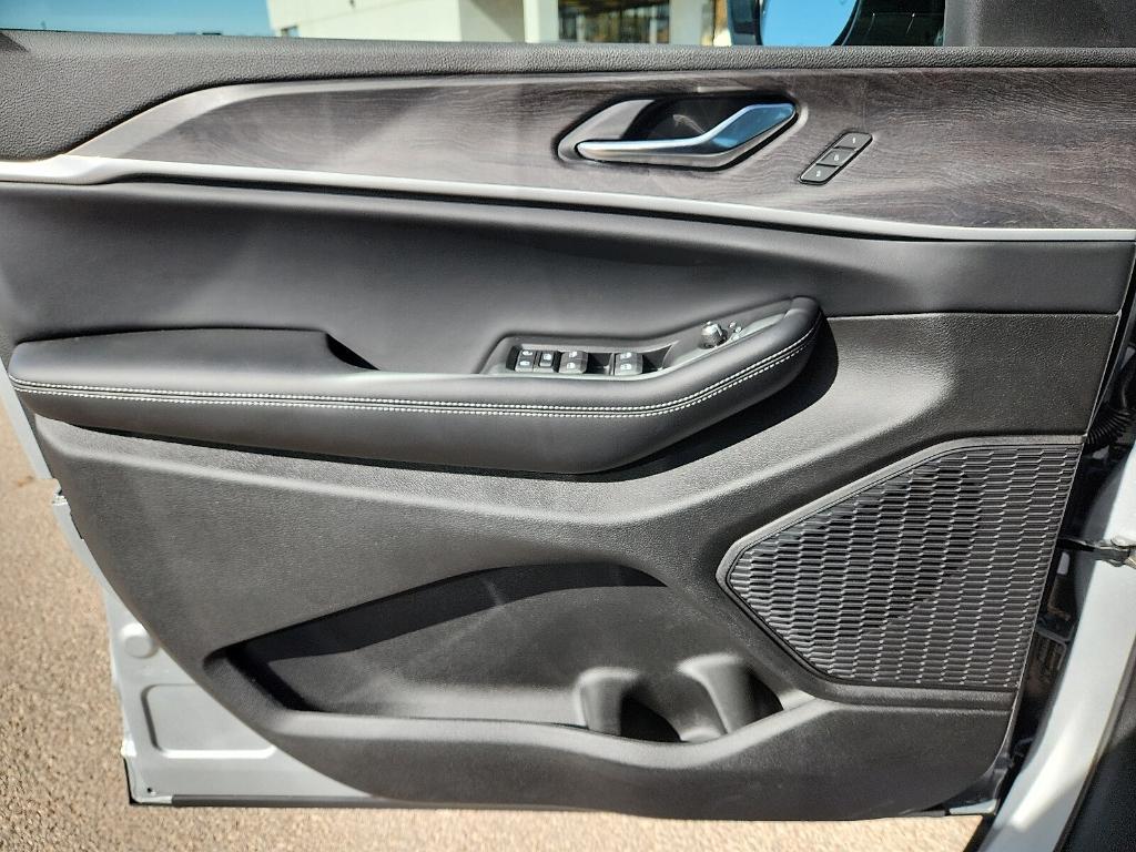 new 2025 Jeep Grand Cherokee L car, priced at $51,626