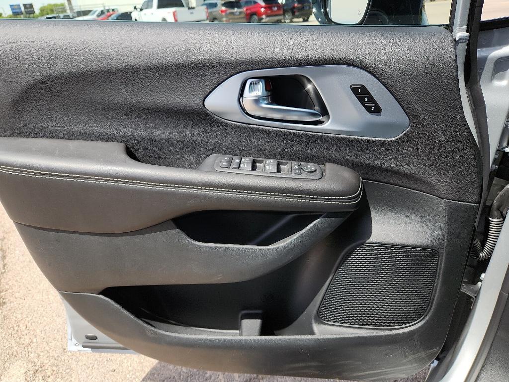 new 2026 Chrysler Pacifica car, priced at $48,500