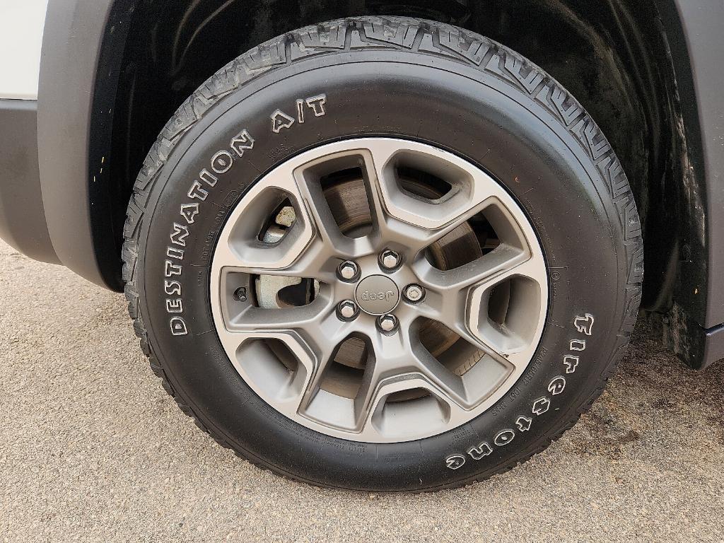 used 2022 Jeep Cherokee car, priced at $27,445