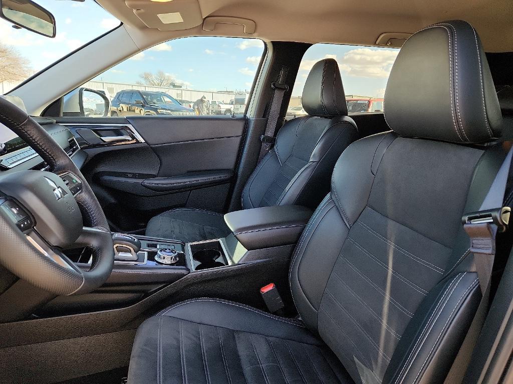 used 2024 Mitsubishi Outlander car, priced at $27,995