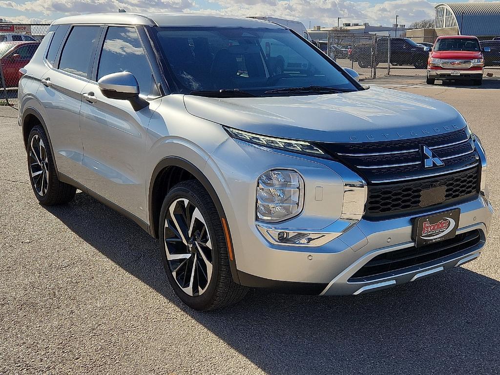 used 2024 Mitsubishi Outlander car, priced at $27,995