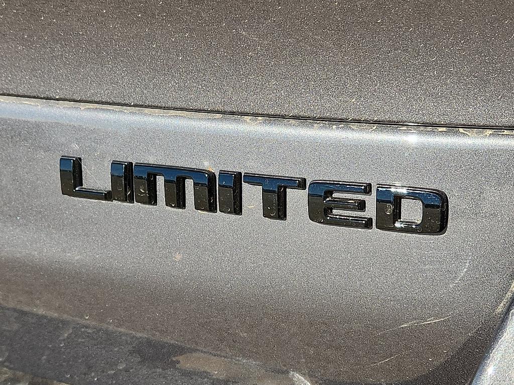 new 2025 Jeep Grand Cherokee L car, priced at $53,700