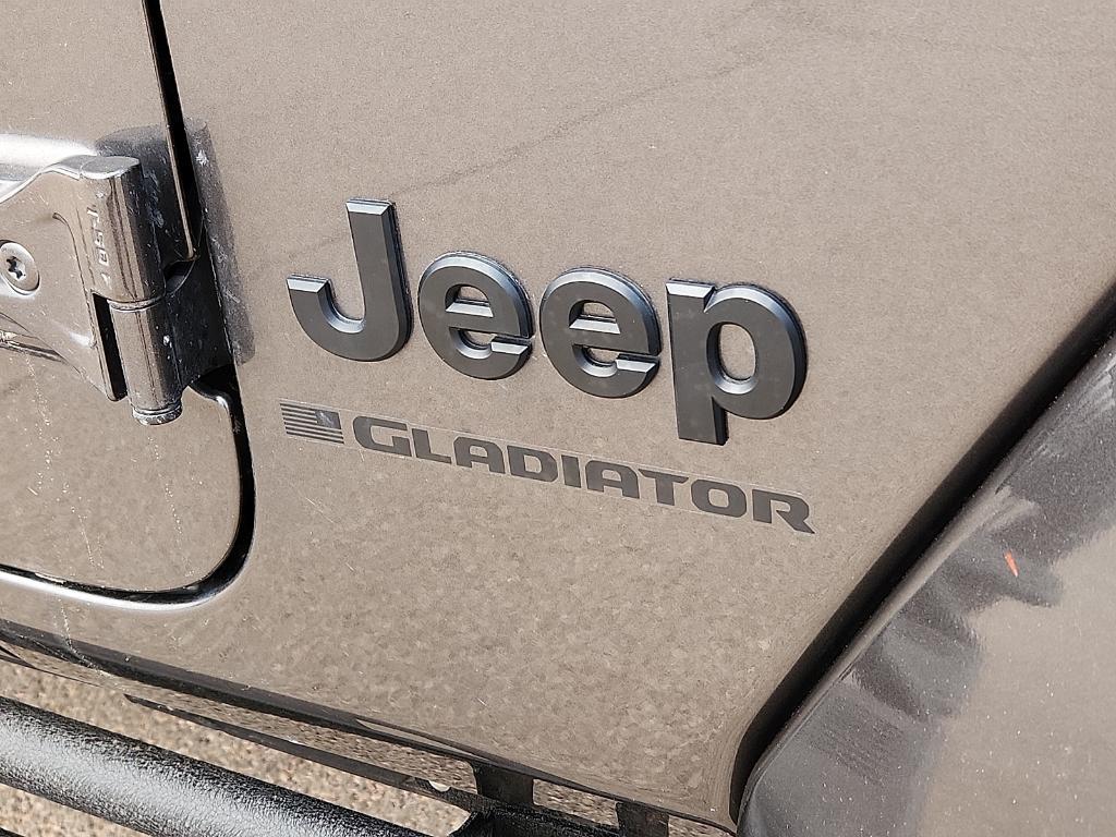 used 2024 Jeep Gladiator car, priced at $36,220