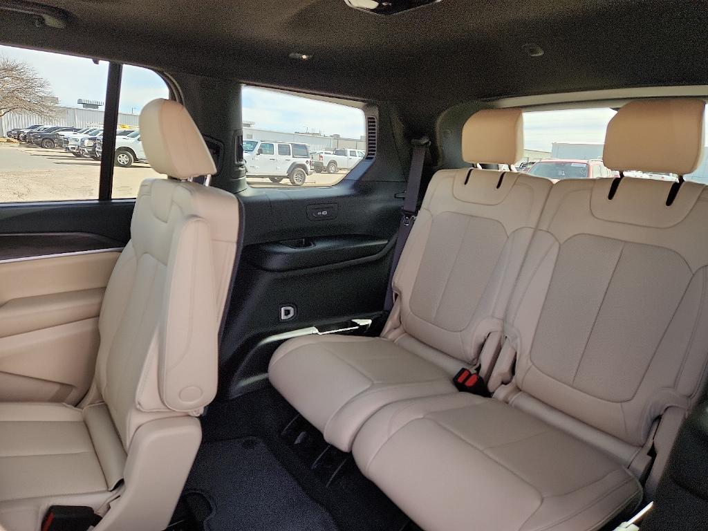 new 2025 Jeep Grand Cherokee L car, priced at $49,900