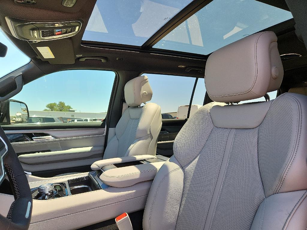 new 2026 Jeep Grand Wagoneer car, priced at $70,707