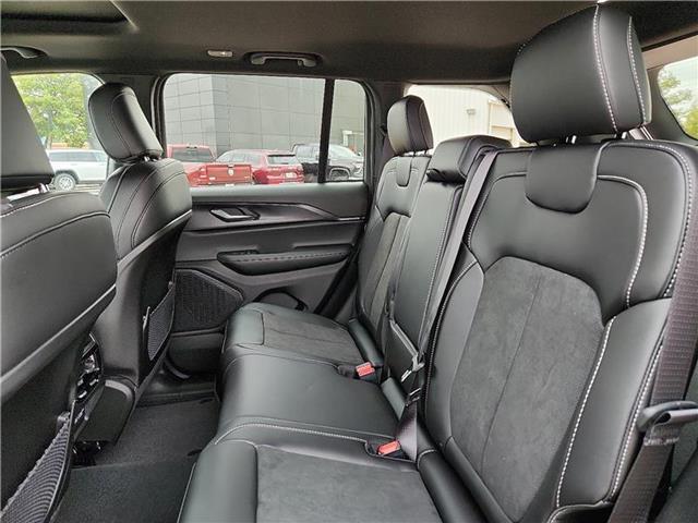 new 2025 Jeep Grand Cherokee car, priced at $40,685