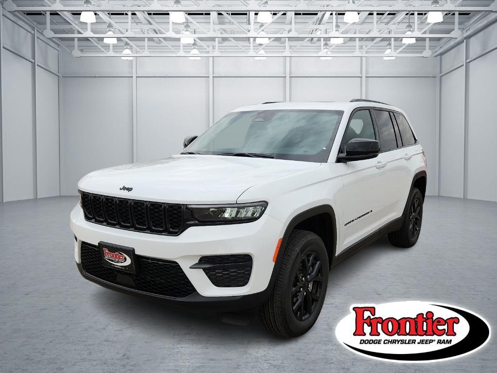 new 2025 Jeep Grand Cherokee car, priced at $40,467