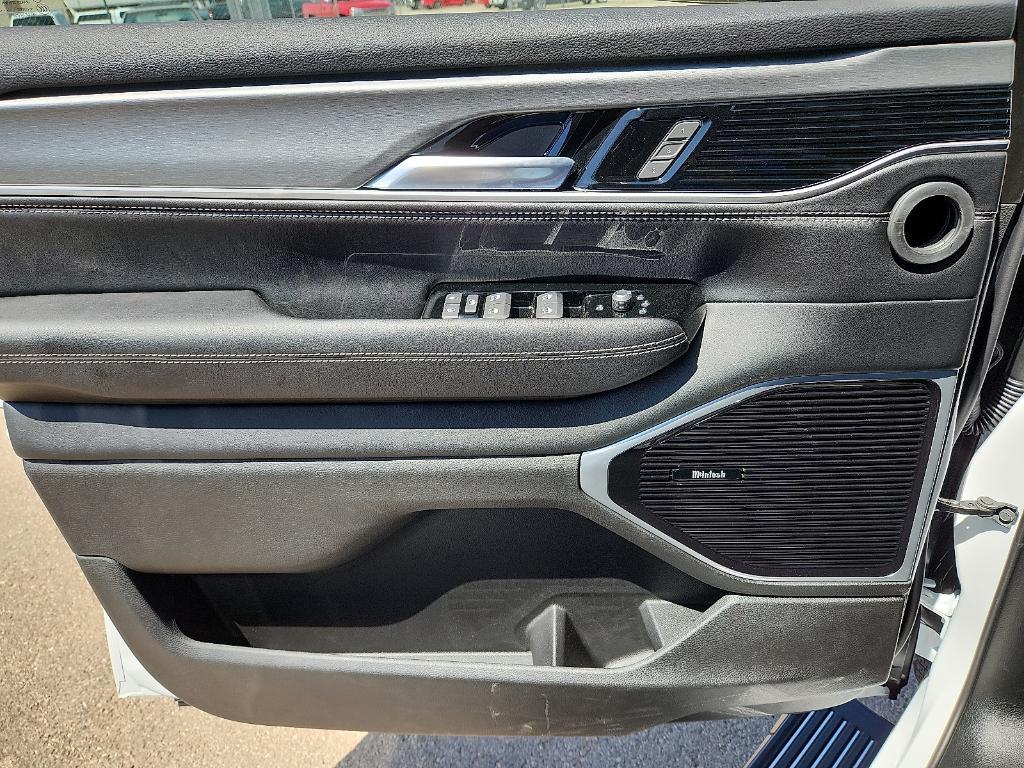 new 2026 Jeep Grand Wagoneer L car, priced at $85,657