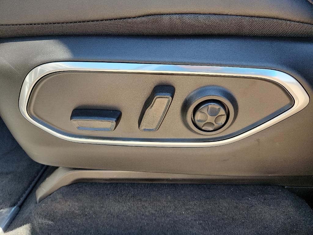 new 2026 Jeep Grand Wagoneer L car, priced at $85,657