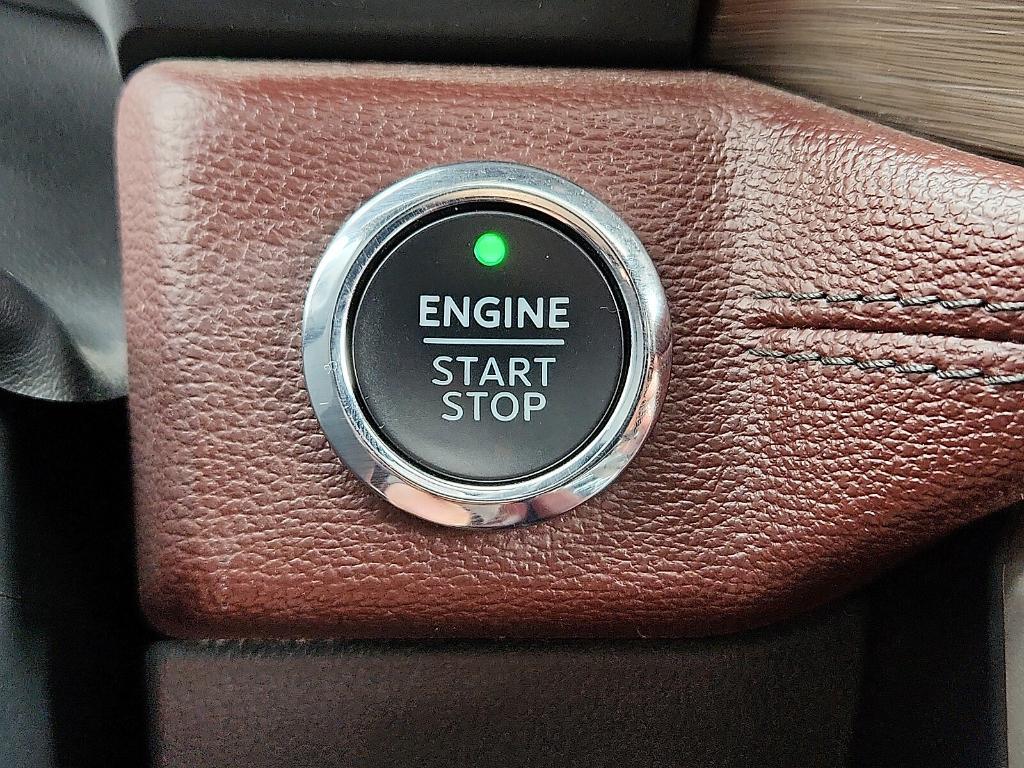 used 2024 Ford Expedition car, priced at $43,220