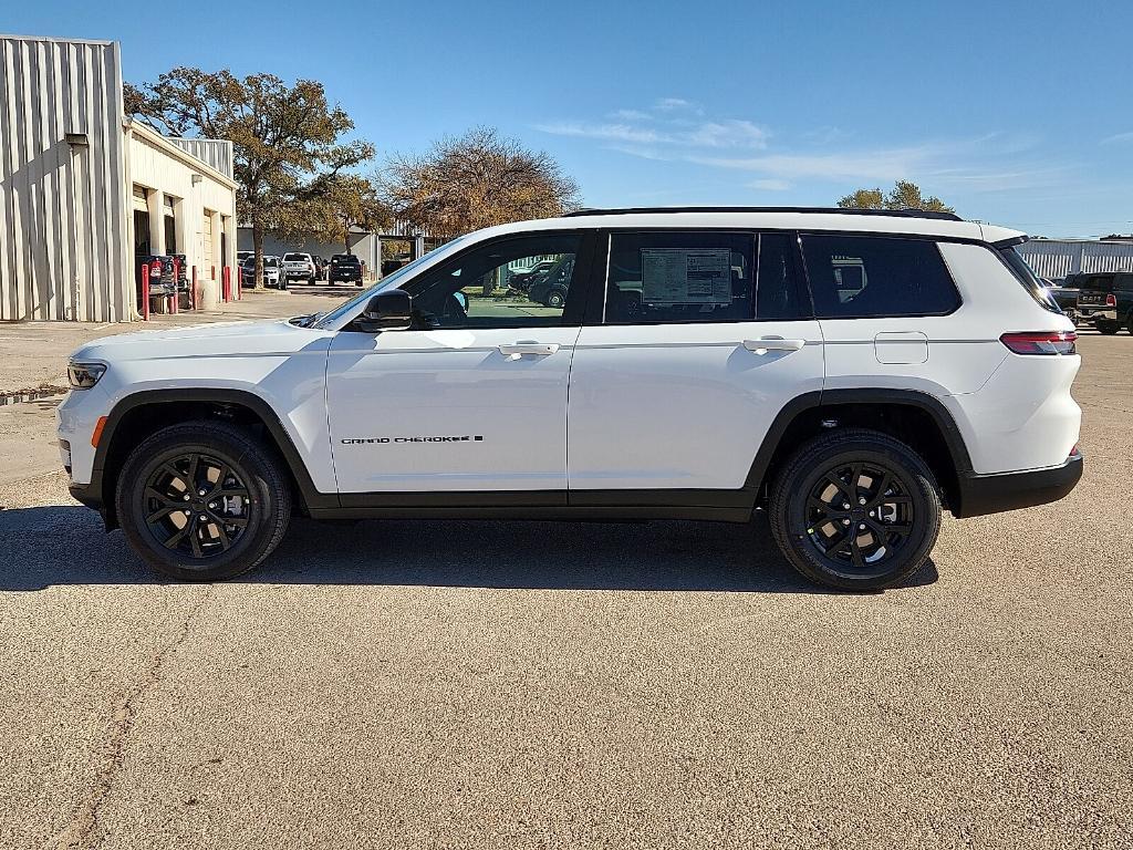 new 2025 Jeep Grand Cherokee L car, priced at $42,157
