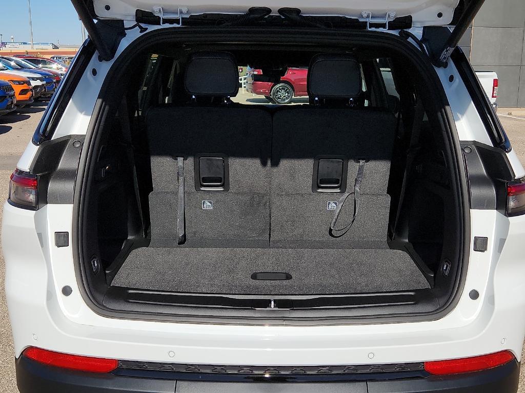 new 2025 Jeep Grand Cherokee L car, priced at $42,157