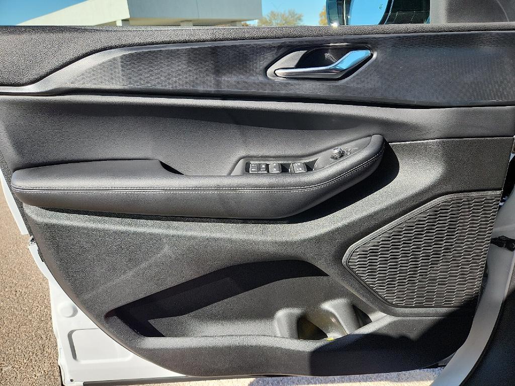 new 2025 Jeep Grand Cherokee L car, priced at $42,157