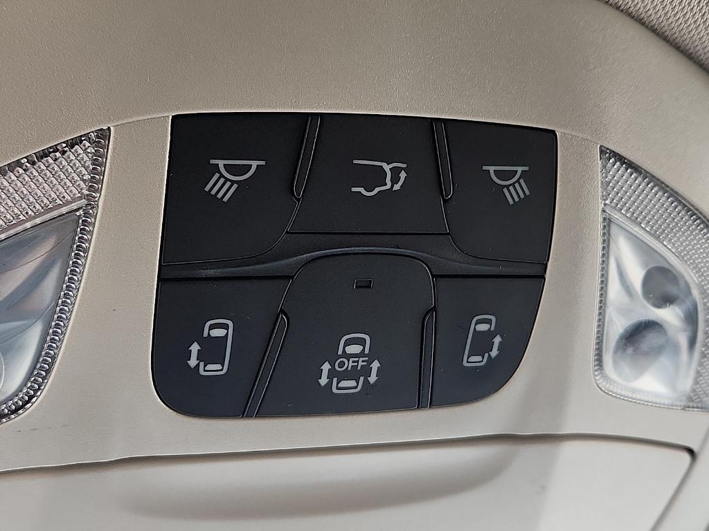 used 2023 Chrysler Pacifica Hybrid car, priced at $28,995