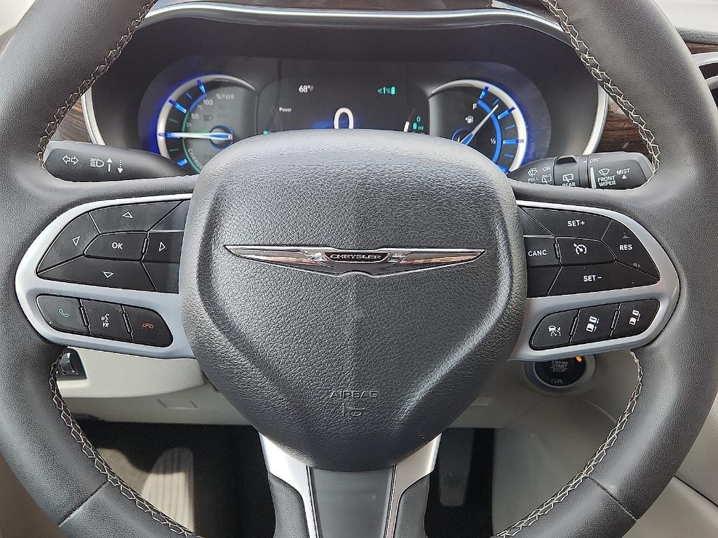 used 2023 Chrysler Pacifica Hybrid car, priced at $28,995