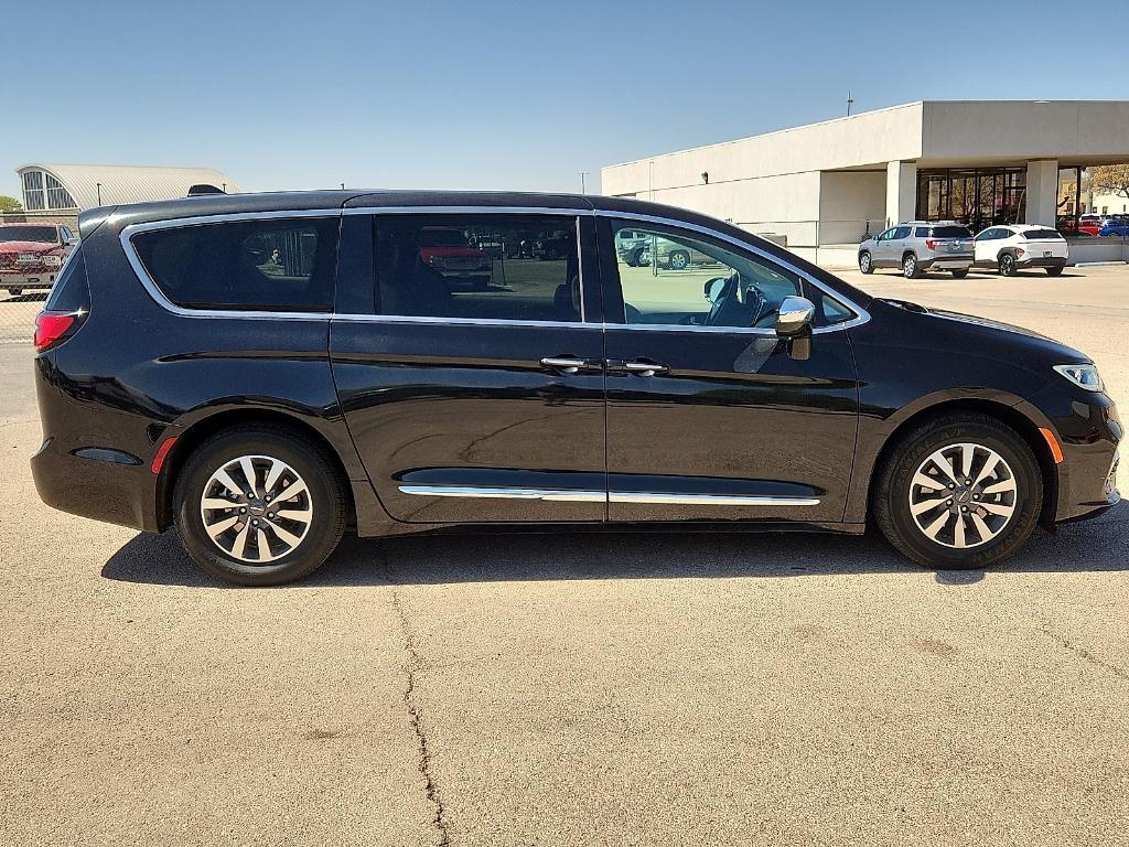 used 2023 Chrysler Pacifica Hybrid car, priced at $29,220