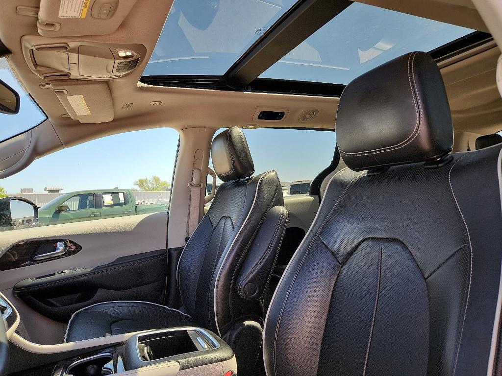 used 2023 Chrysler Pacifica Hybrid car, priced at $29,220