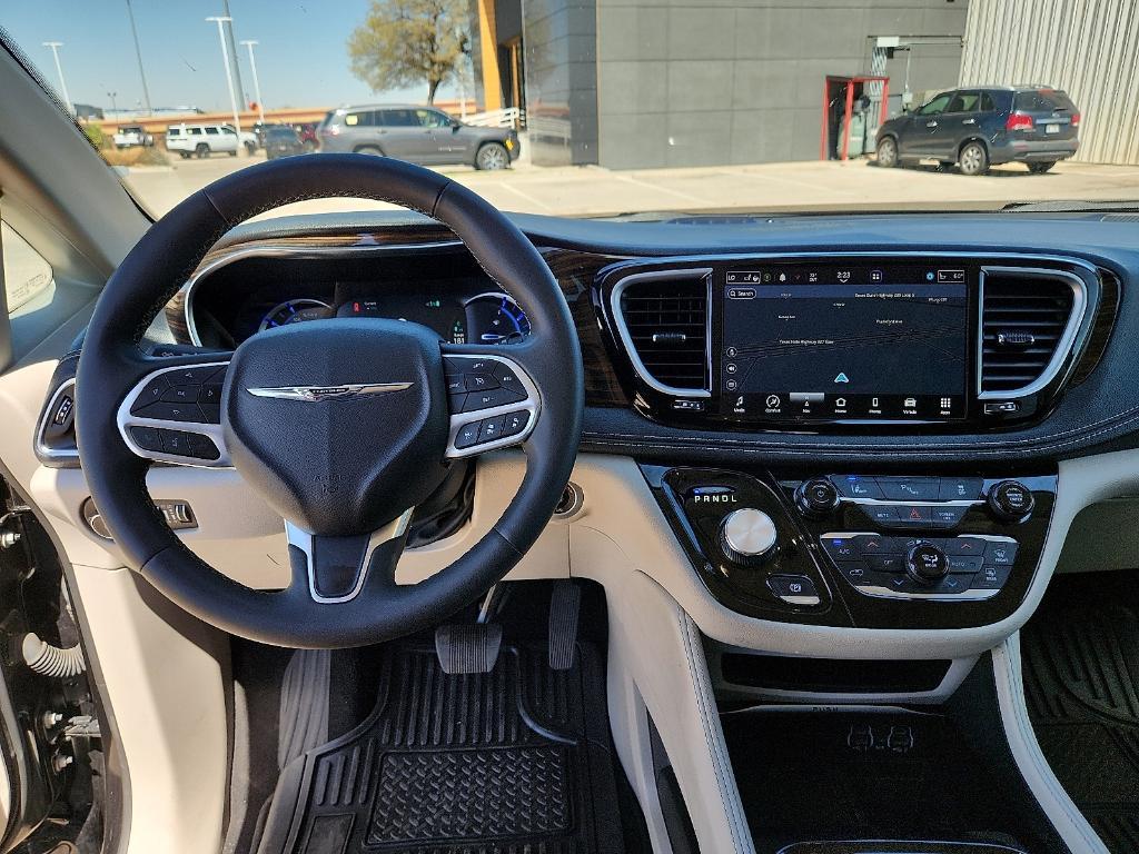 used 2023 Chrysler Pacifica Hybrid car, priced at $29,220