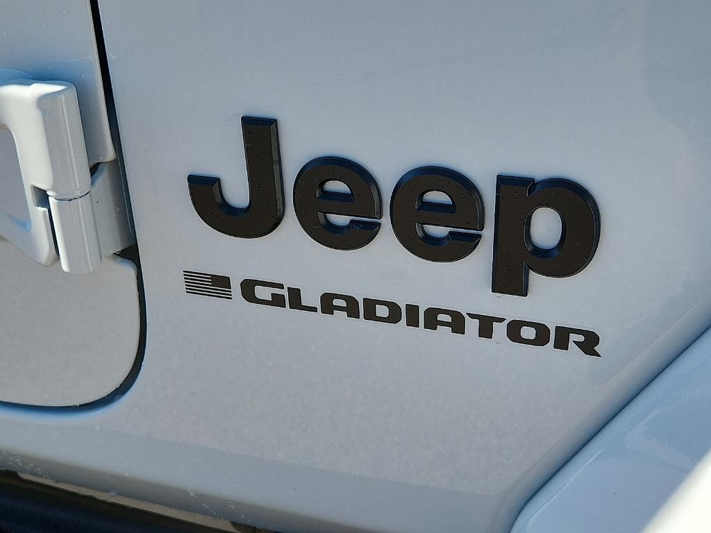 new 2026 Jeep Gladiator car, priced at $48,318