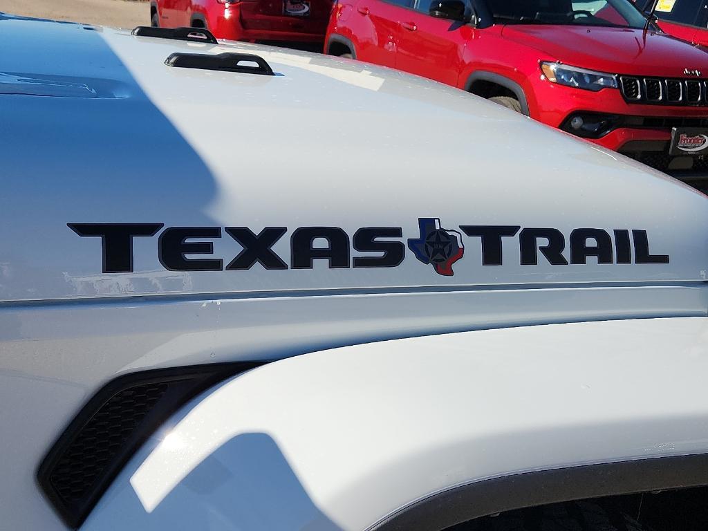 new 2026 Jeep Gladiator car, priced at $48,318