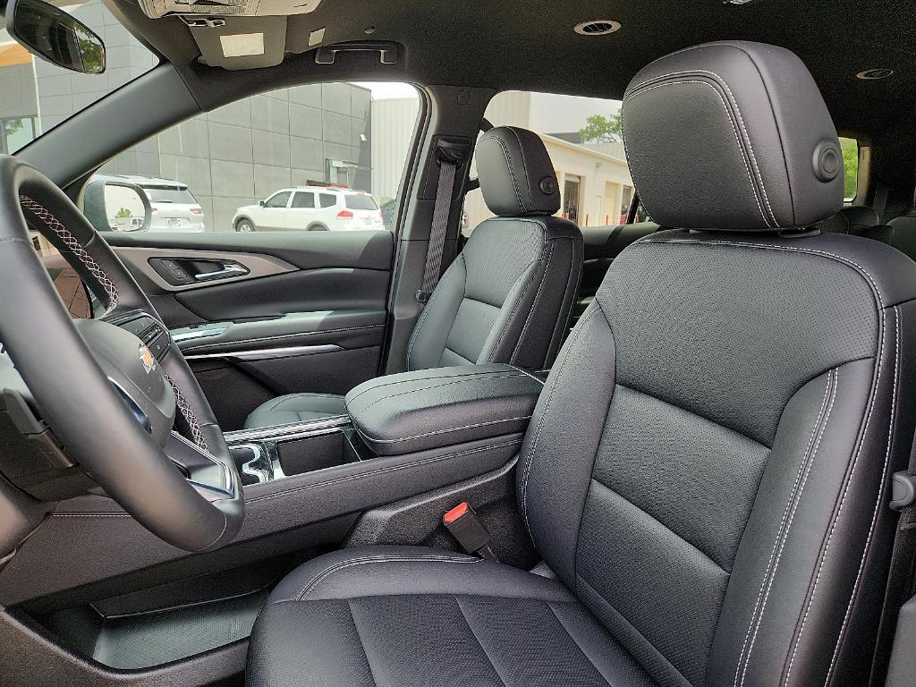 used 2026 Chevrolet Traverse car, priced at $45,220