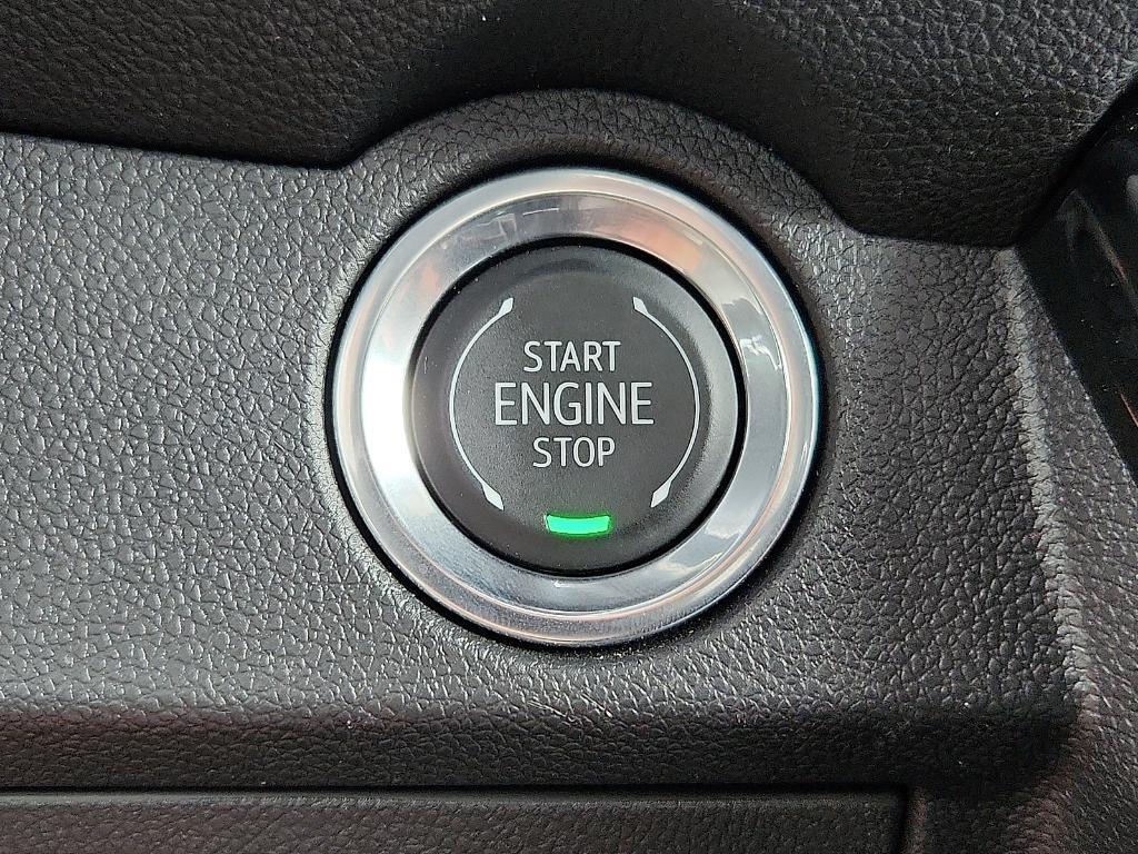 used 2026 Chevrolet Traverse car, priced at $45,220
