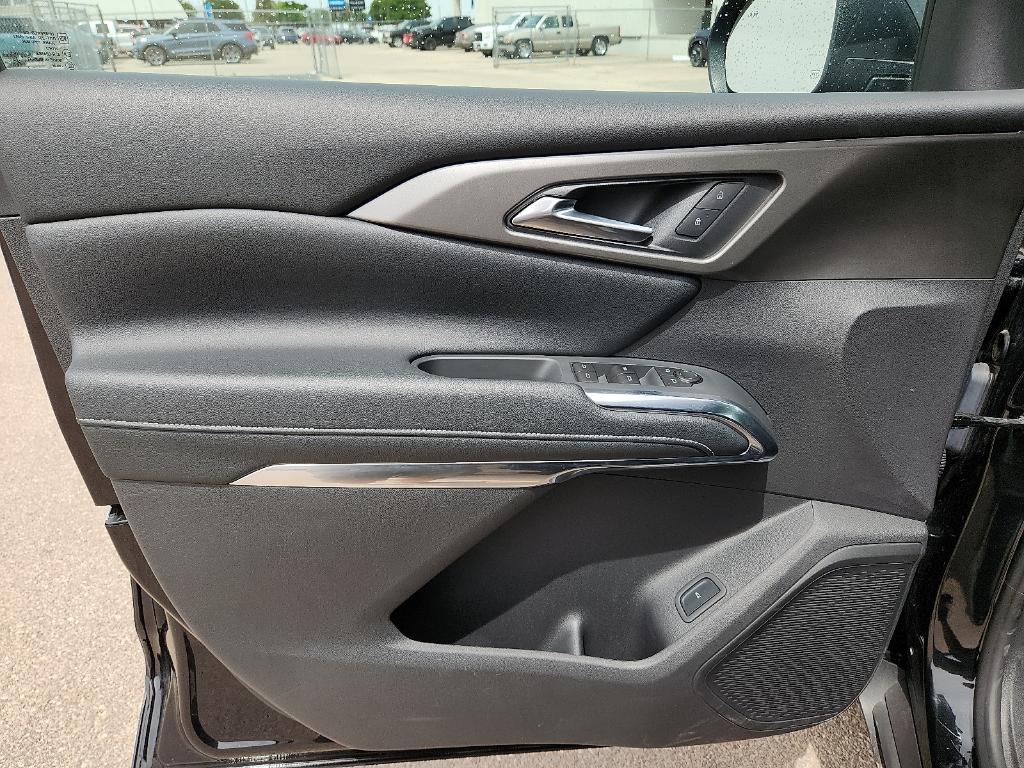 used 2026 Chevrolet Traverse car, priced at $45,220